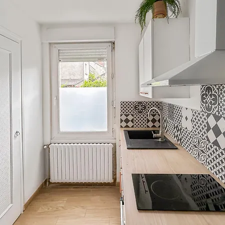 Cosy Et Calme, Lit Double, Proche Transports Apartment Tours