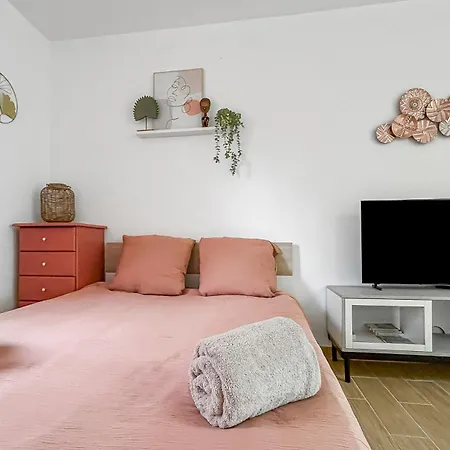 Cosy Et Calme, Lit Double, Proche Transports Apartamento