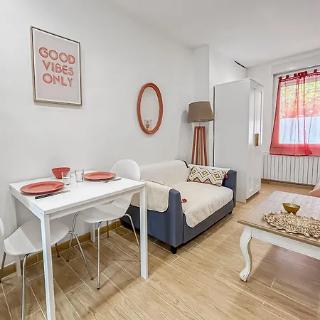 Cosy Et Calme, Lit Double, Proche Transports Apartment Tours