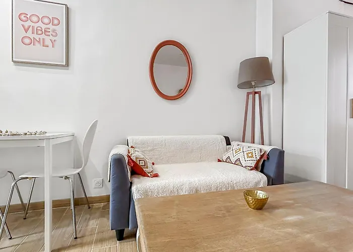 Апартаменты Cosy Et Calme, Lit Double, Proche Transports Тур