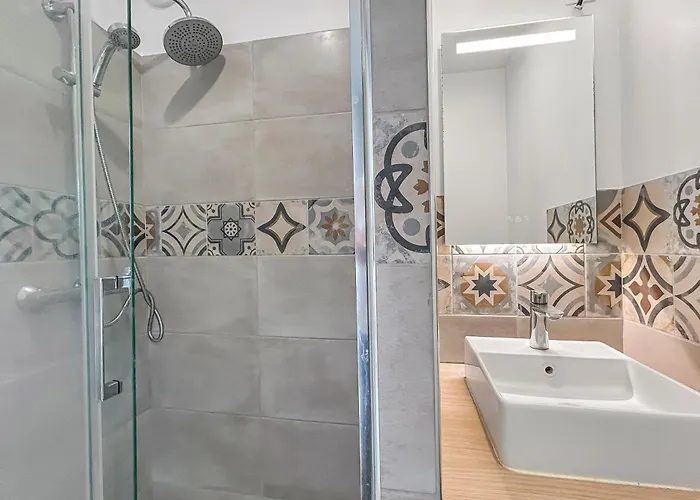 Cosy Et Calme, Lit Double, Proche Transports Апартаменты *