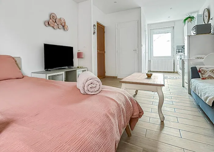 Апартаменты Cosy Et Calme, Lit Double, Proche Transports Тур